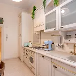 Three-room Flat With Balcony In Porta Romana Lägenhet *