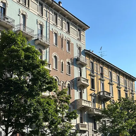 Three-room Flat With Balcony In Porta Romana