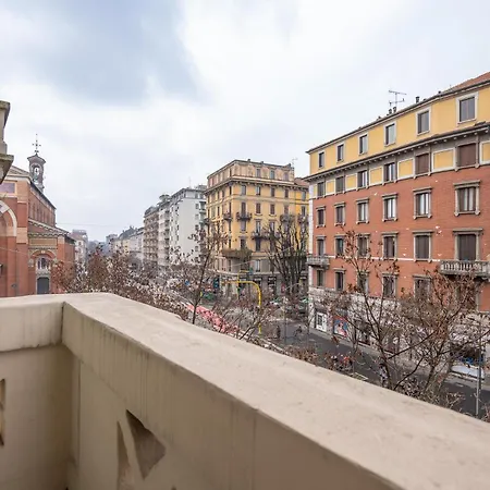 Lägenhet Three-room Flat With Balcony In Porta Romana Milano