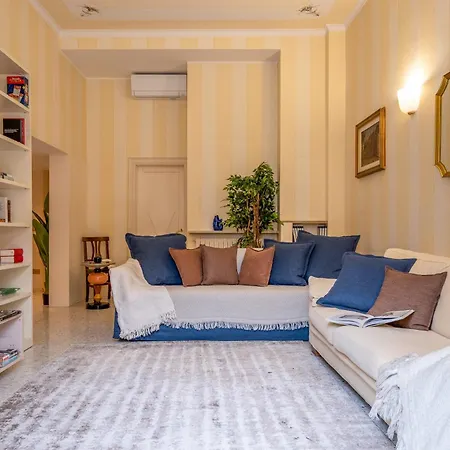 Three-room Flat With Balcony In Porta Romana * Milano