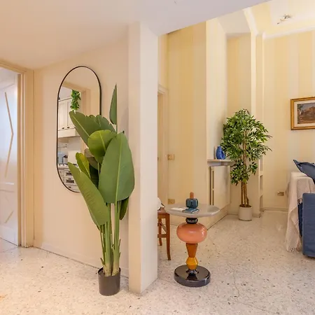 Lejlighed Three-room Flat With Balcony In Porta Romana