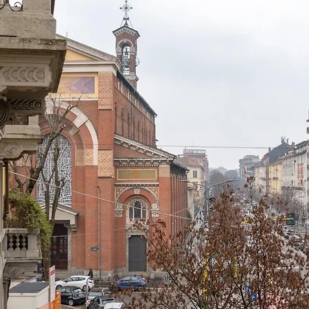 Lejlighed Three-room Flat With Balcony In Porta Romana *