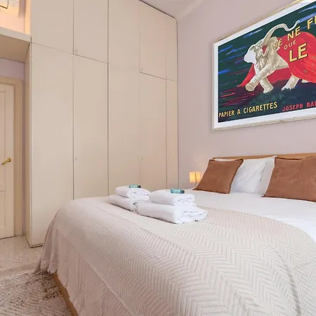 Three-room Flat With Balcony In Porta Romana Lejlighed