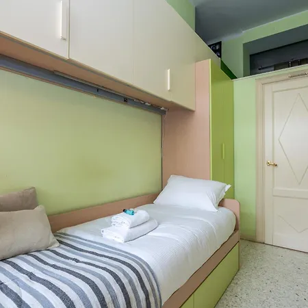 Lejlighed Three-room Flat With Balcony In Porta Romana Milano
